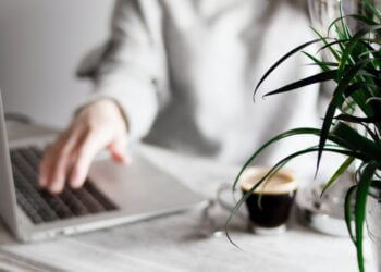 Levée de l’anonymat des agents du Service public